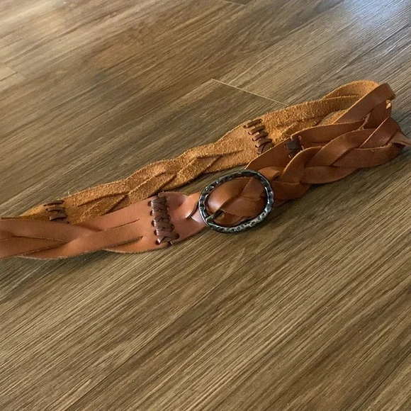 Vintage Womens Braided Brown Tan Leather Belt Small Silver Buckle Boho hippie - Picture 1 of 7